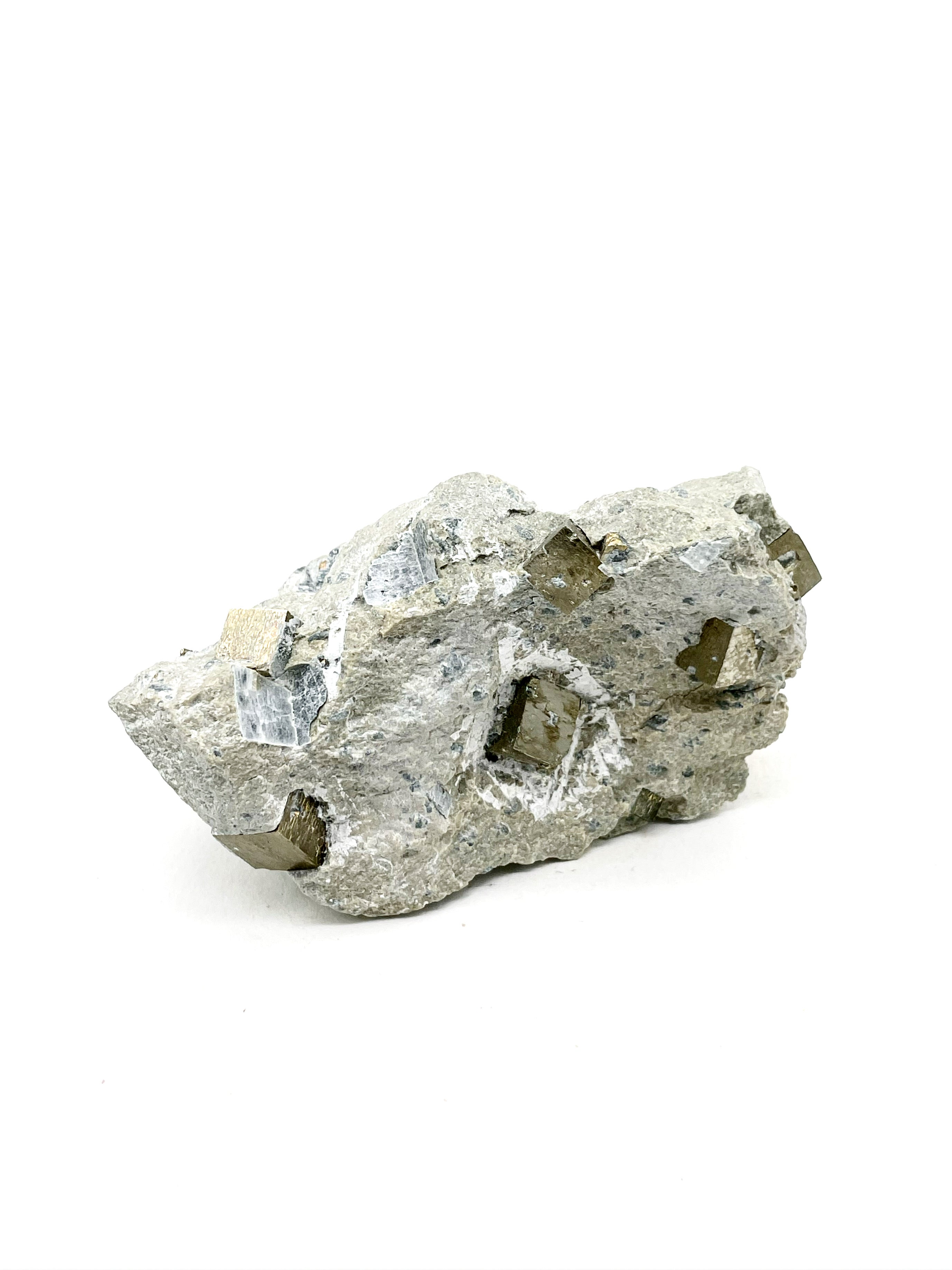 Cubes de Pyrite sur Gangue 1580 carats