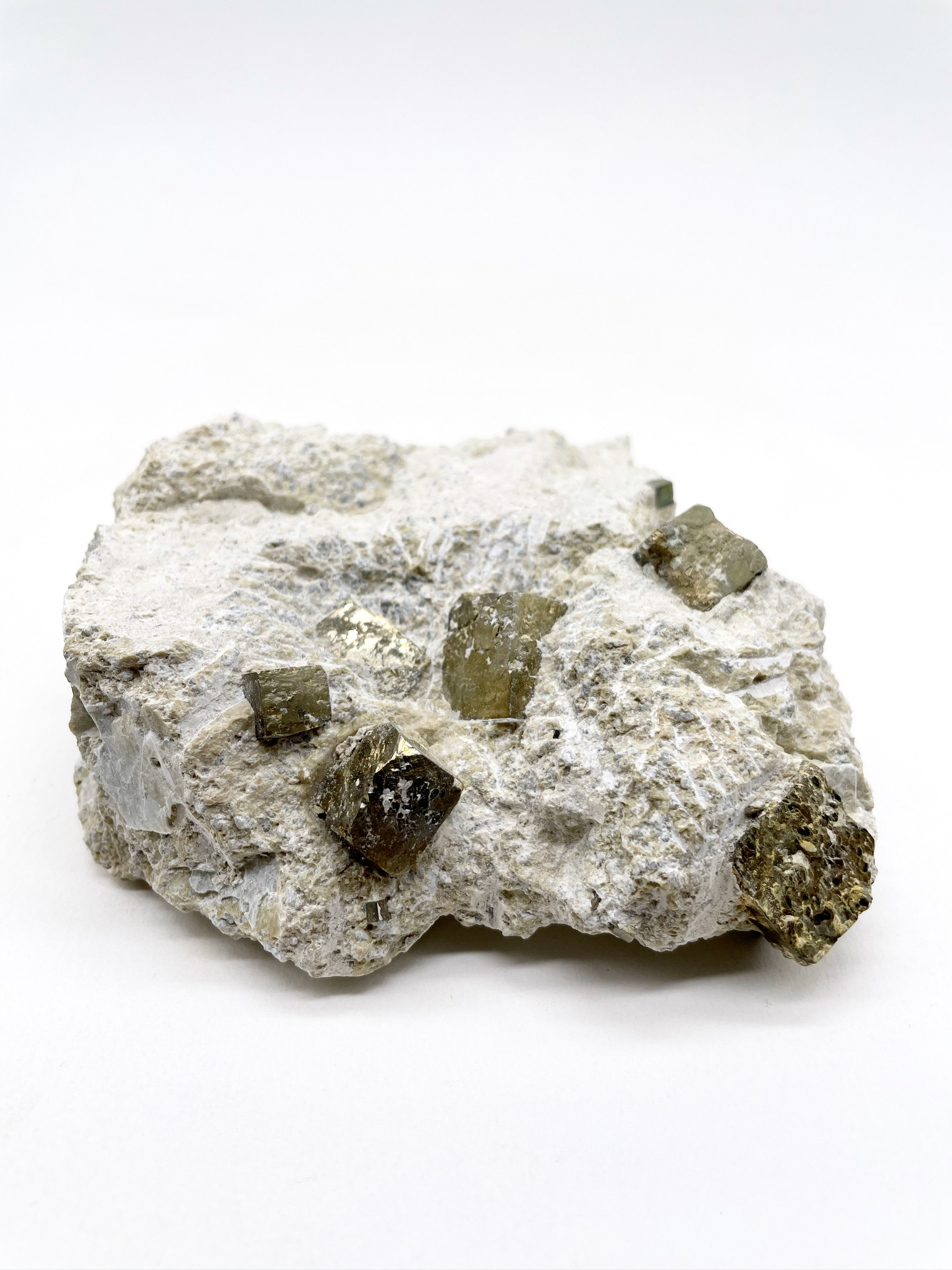 Cubes de Pyrite sur Gangue 3010 carats