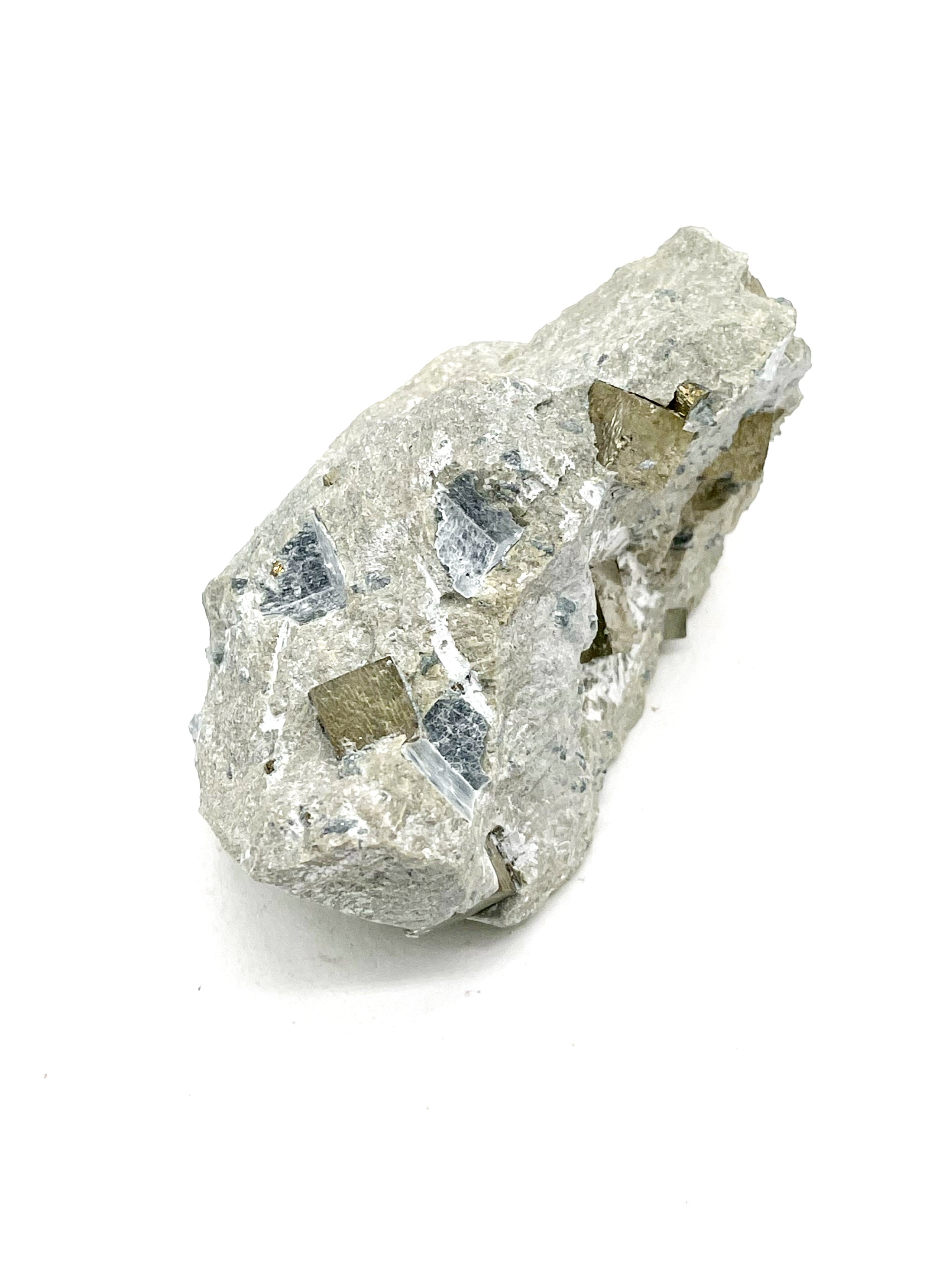 Cubes de Pyrite sur Gangue 1580 carats